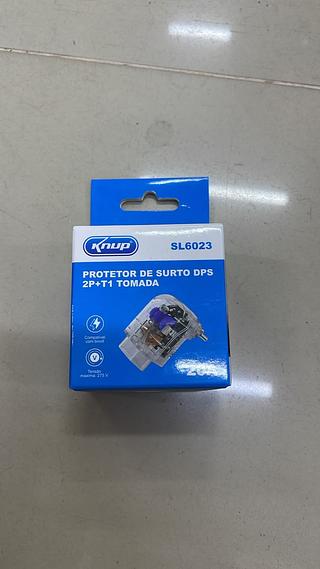 PROTETOR DE SURTO DPS 2P+T1 TOMADA 20A KNUP
