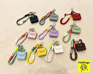 CHAVEIROS EM FORMATO DE MINI BOLSA DE COURO MOKINGO