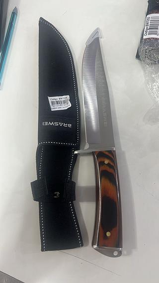 LÂMINA EM AÇO BAINHA EM NYLON E CABO EM MADEIRA ENVERNIZADO EM MADEIRA BR