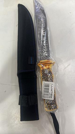 FACA FULL TANG AFIADA CAÇA, LÂMINA DESENHADA COM BAINHA (33CM)